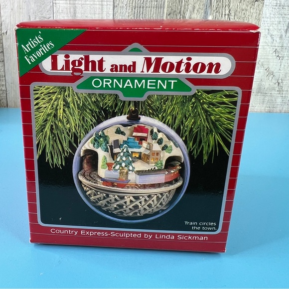 Hallmark Keepsake Ornament 1988 Magic Light & Motion Country Express Train - Picture 1 of 11